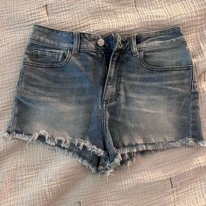 LAST CHANCE- Distressed shorts